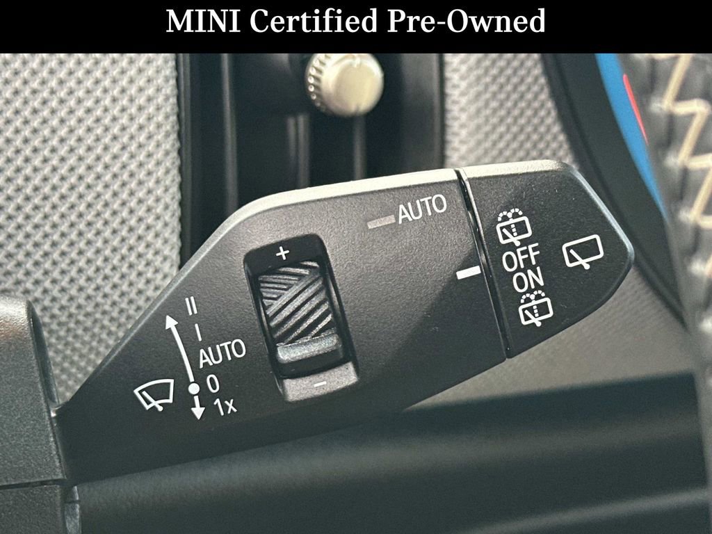 Used 2025 MINI Cooper 2-Door Hardtop image 18