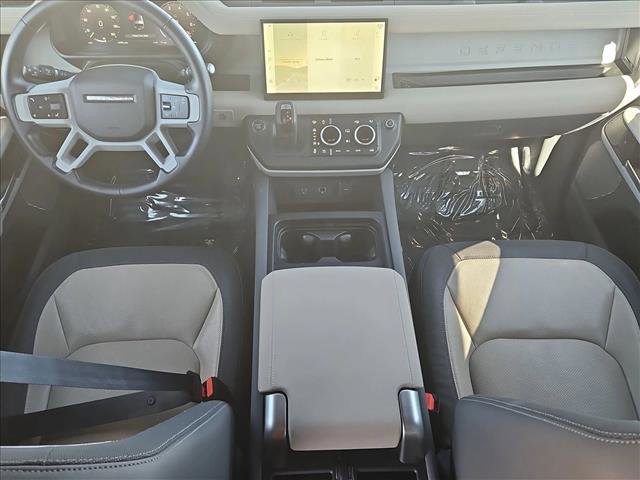 Used 2023 Land Rover Defender 130 X-Dynamic SE image 18
