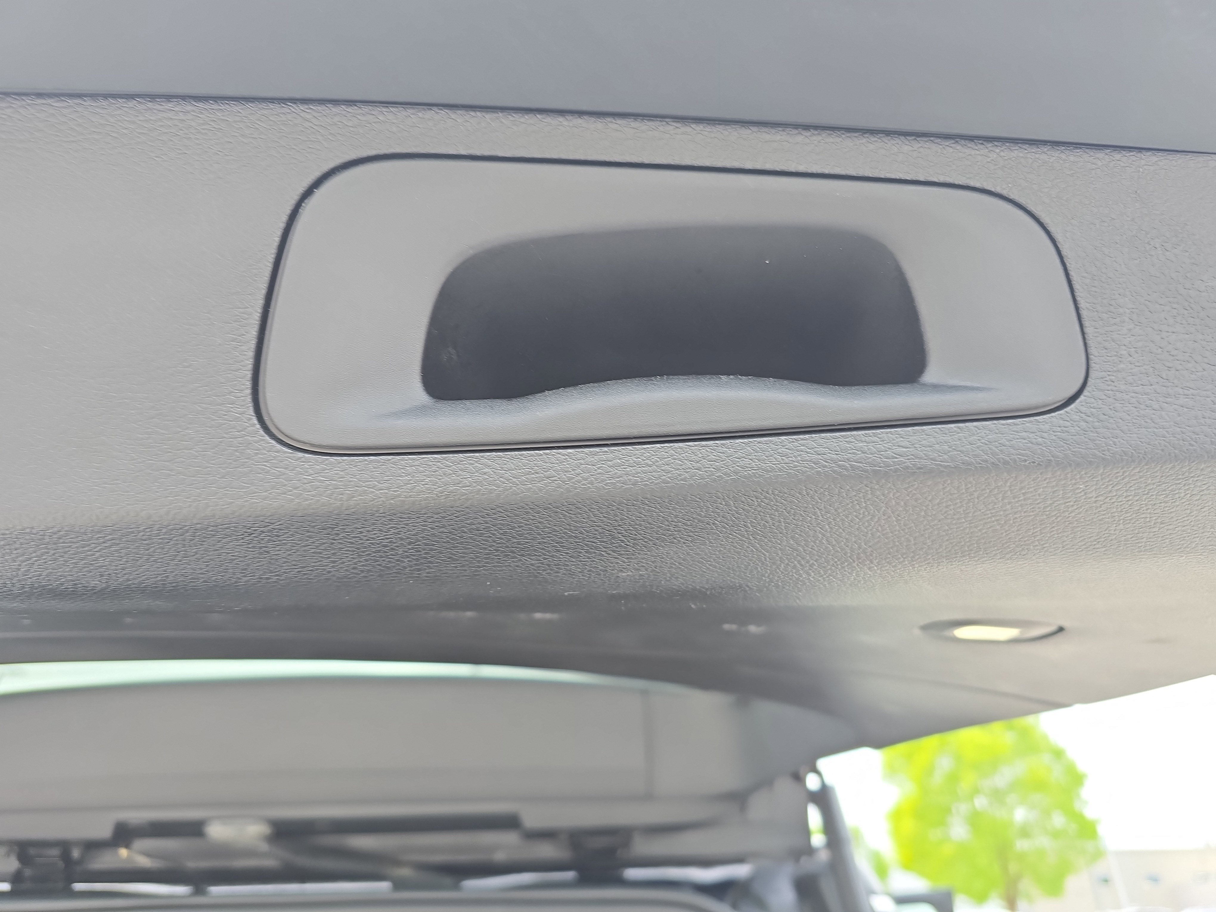 Used 2024 Jeep Wagoneer L Series II image 12