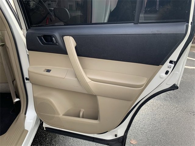 Used 2013 Toyota Highlander FWD image 11