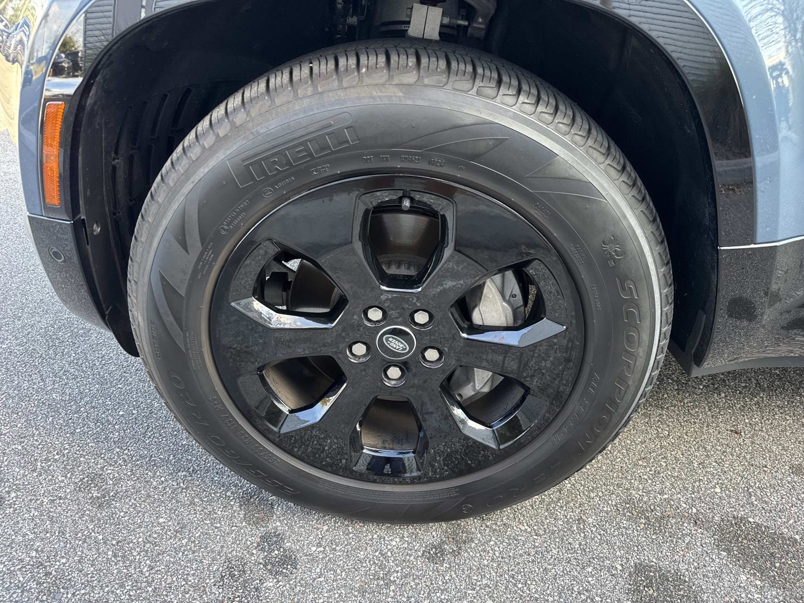 Used 2024 Land Rover Defender 110 X-Dynamic SE image 10