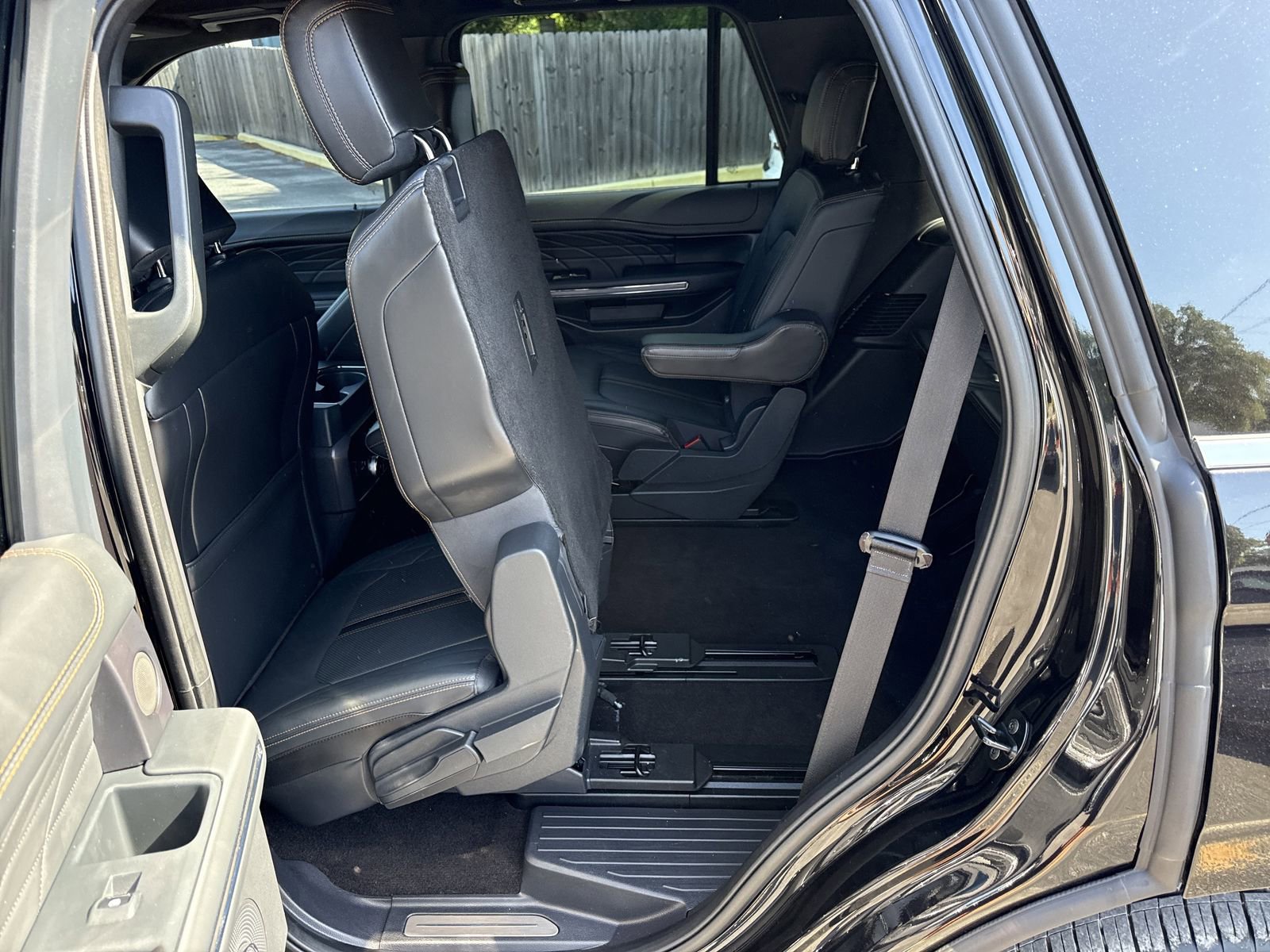 Used 2023 Ford Expedition Platinum RWD image 11