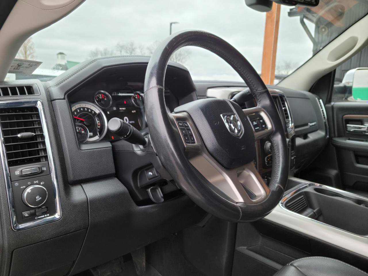 Used 2016 RAM 2500 Laramie w/ Convenience Group image 9