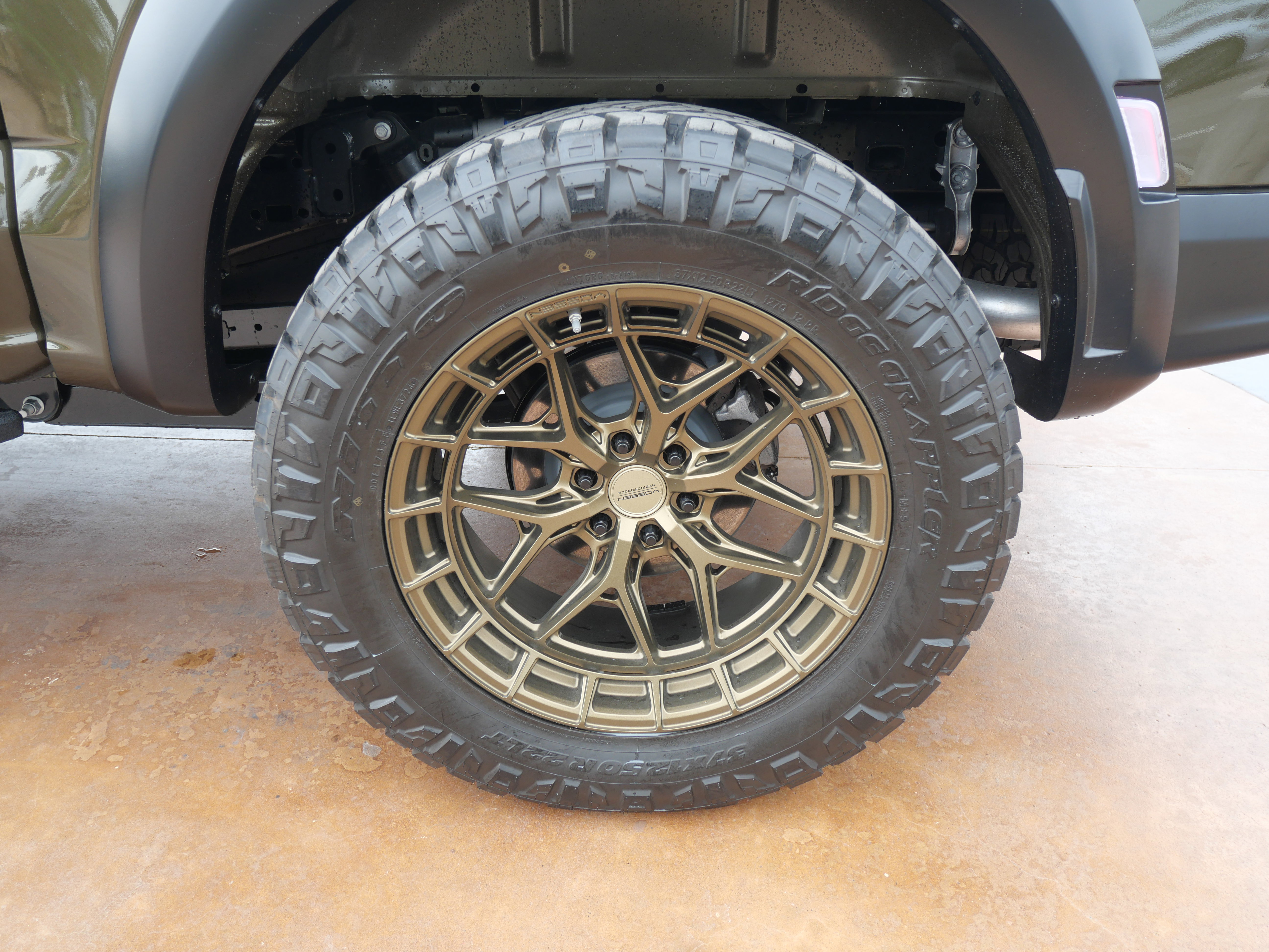 Used 2025 Ford F150 Raptor w/ Equipment Group 803A Raptor R image 8