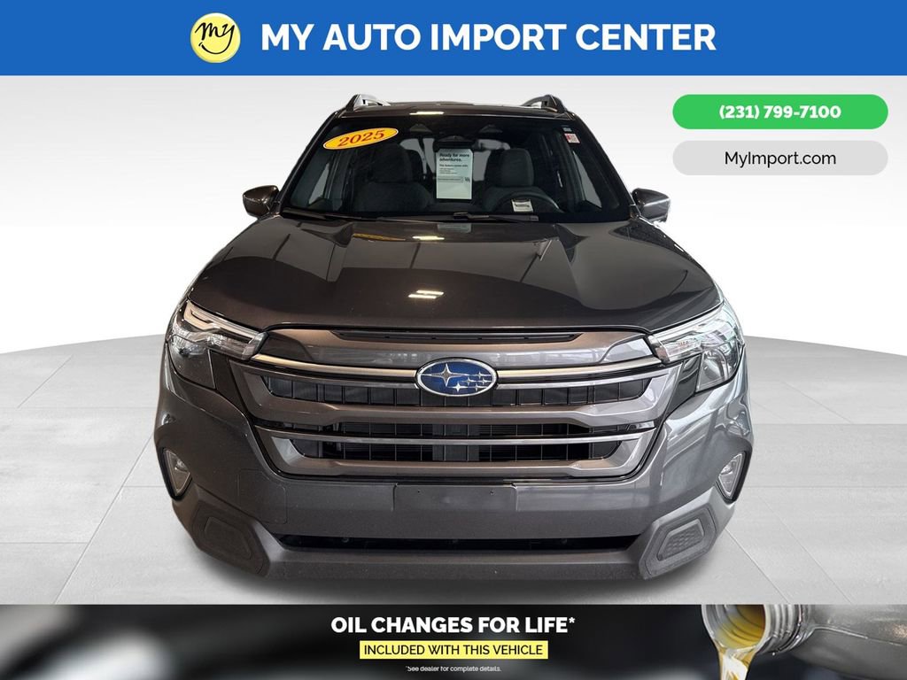 Used 2025 Subaru Forester Premium AWD/4WD image 2