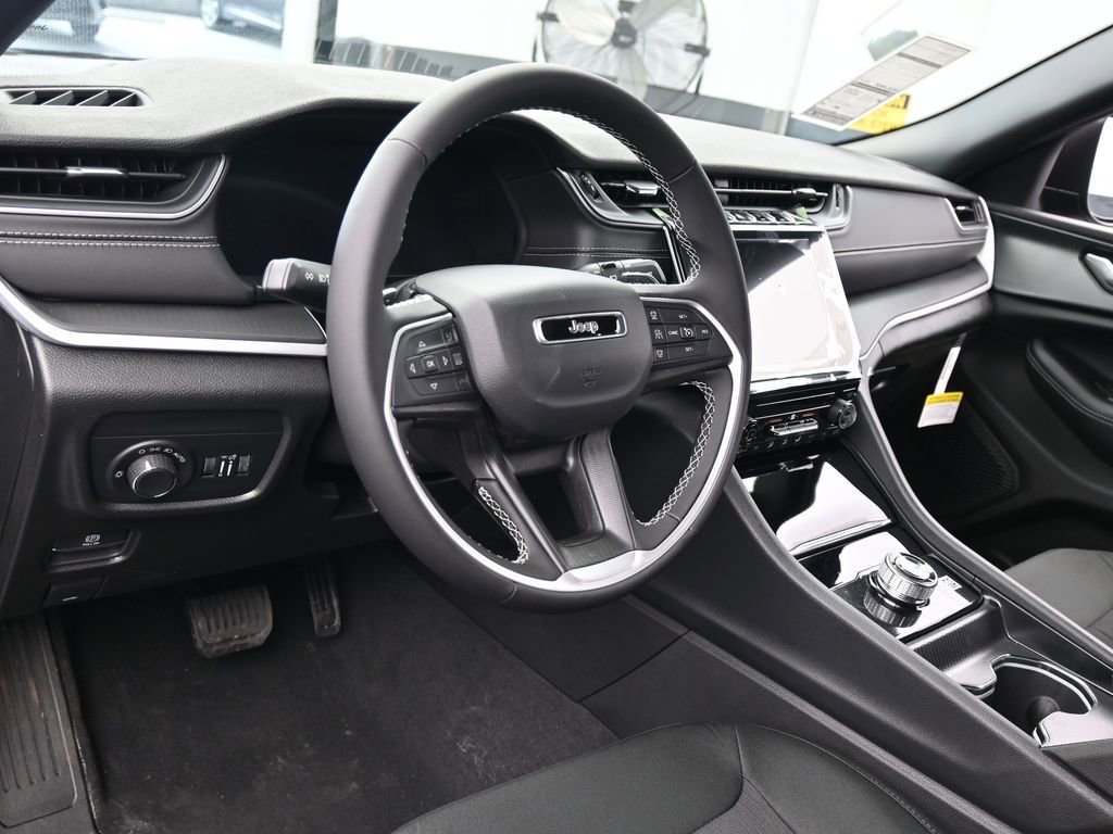 New 2026 Jeep Grand Cherokee L Laredo image 13