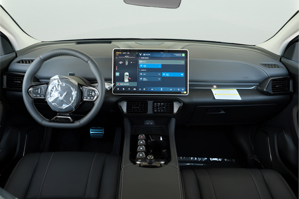 New 2025 VinFast VF 8 Eco AWD/4WD image 5