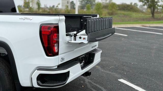 Used 2022 GMC Sierra 1500 Elevation image 17