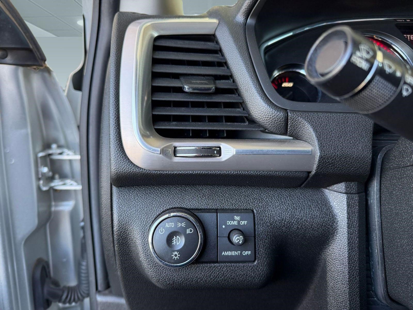 Used 2015 GMC Acadia Denali image 24