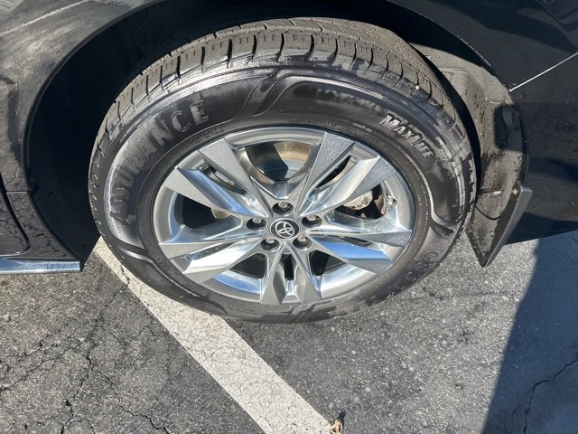 Used 2022 Toyota Sienna Limited image 25