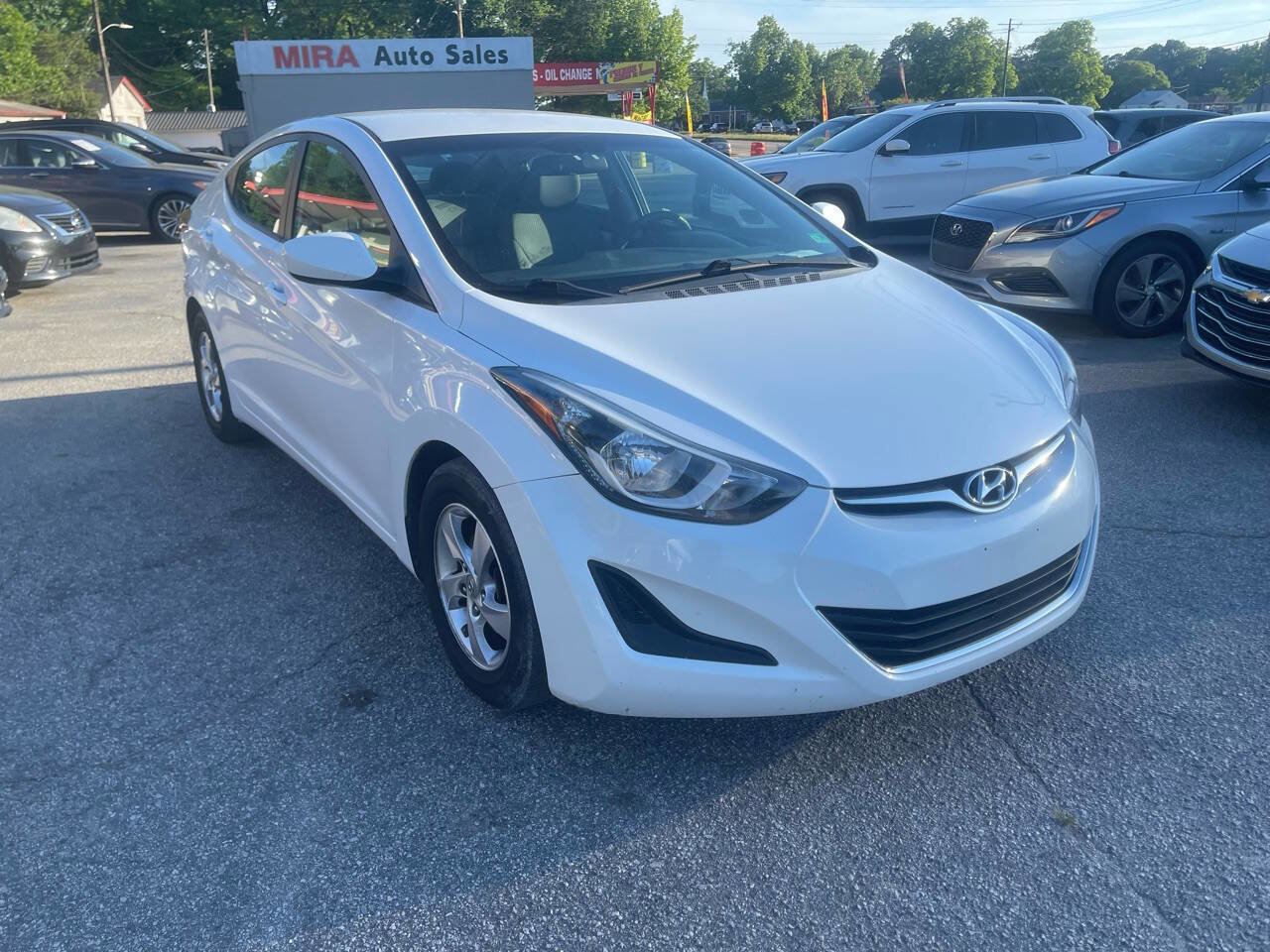 Used 2015 Hyundai Elantra SE FWD image 3