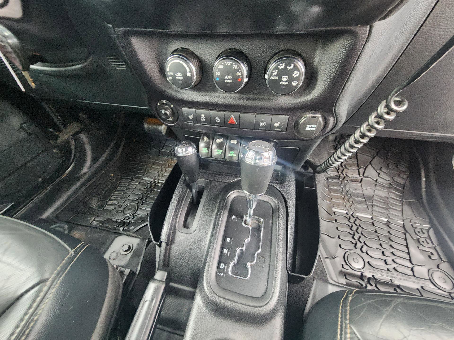 Used 2016 Jeep Wrangler Unlimited Rubicon image 17