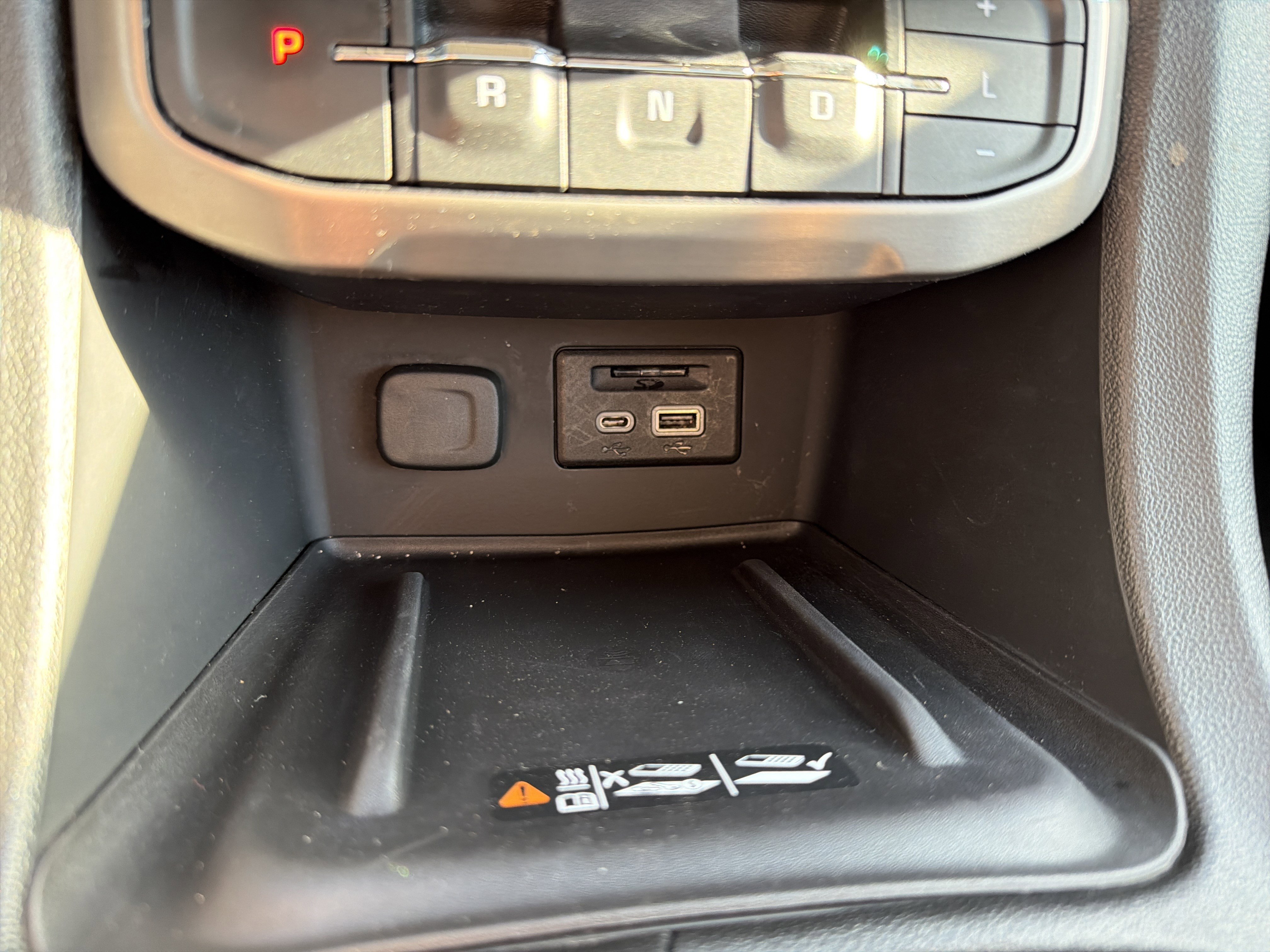 Used 2023 GMC Acadia Denali w/ Denali Technology Package image 39