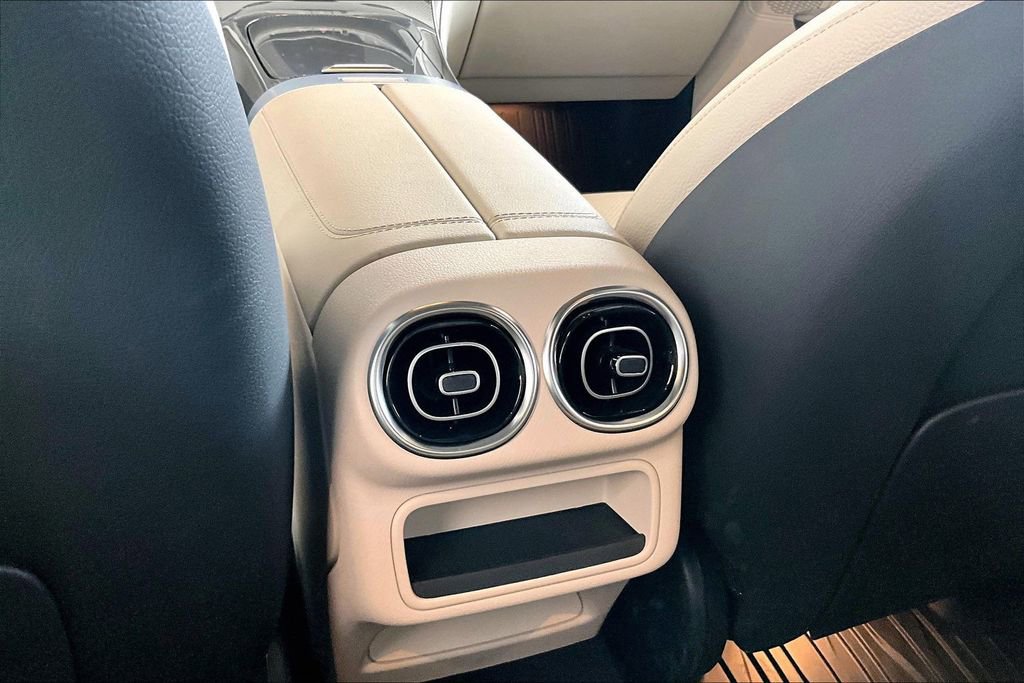 Used 2024 Mercedes-Benz GLC 300 image 10