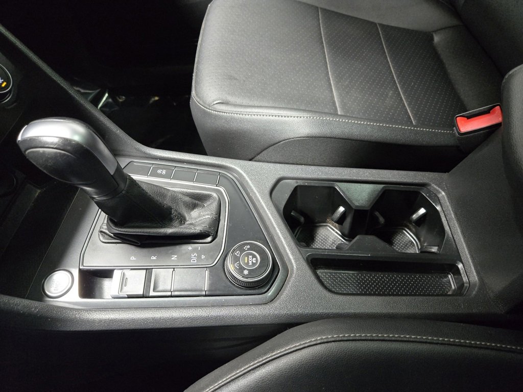 Used 2020 Volkswagen Tiguan SE w/ Panoramic Sunroof Package image 28