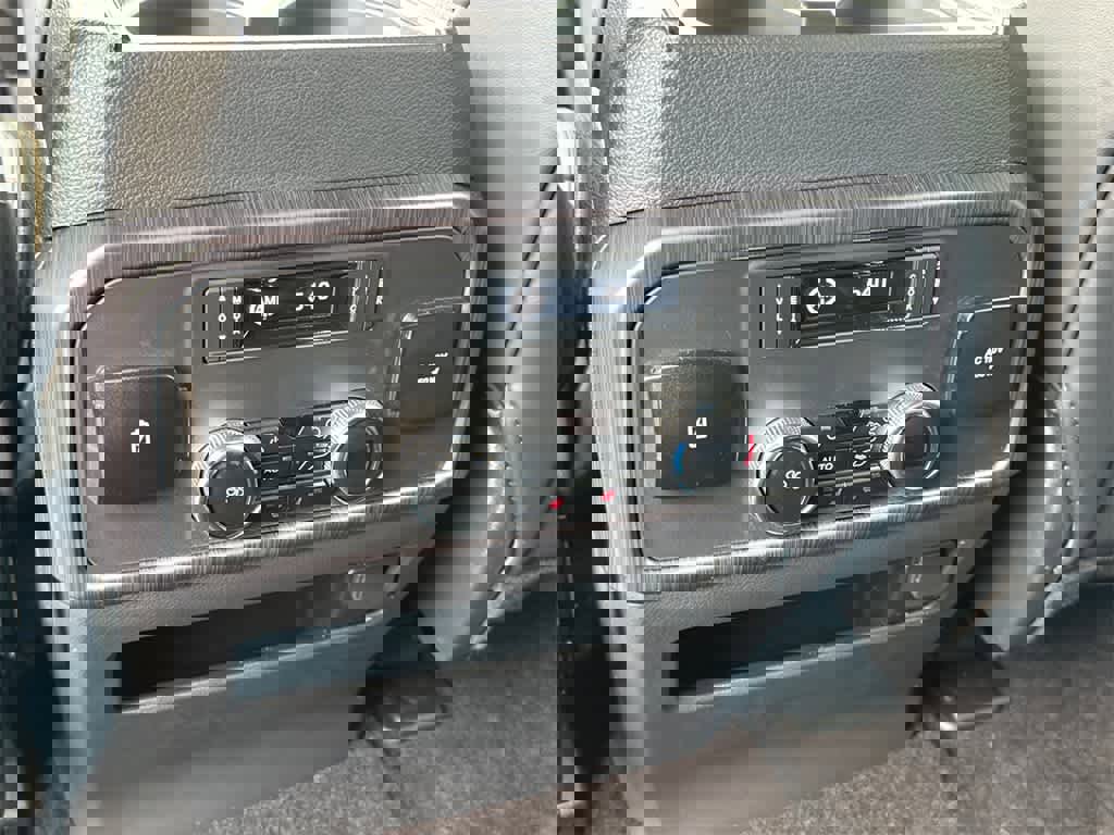 New 2023 Ford Expedition Platinum image 17