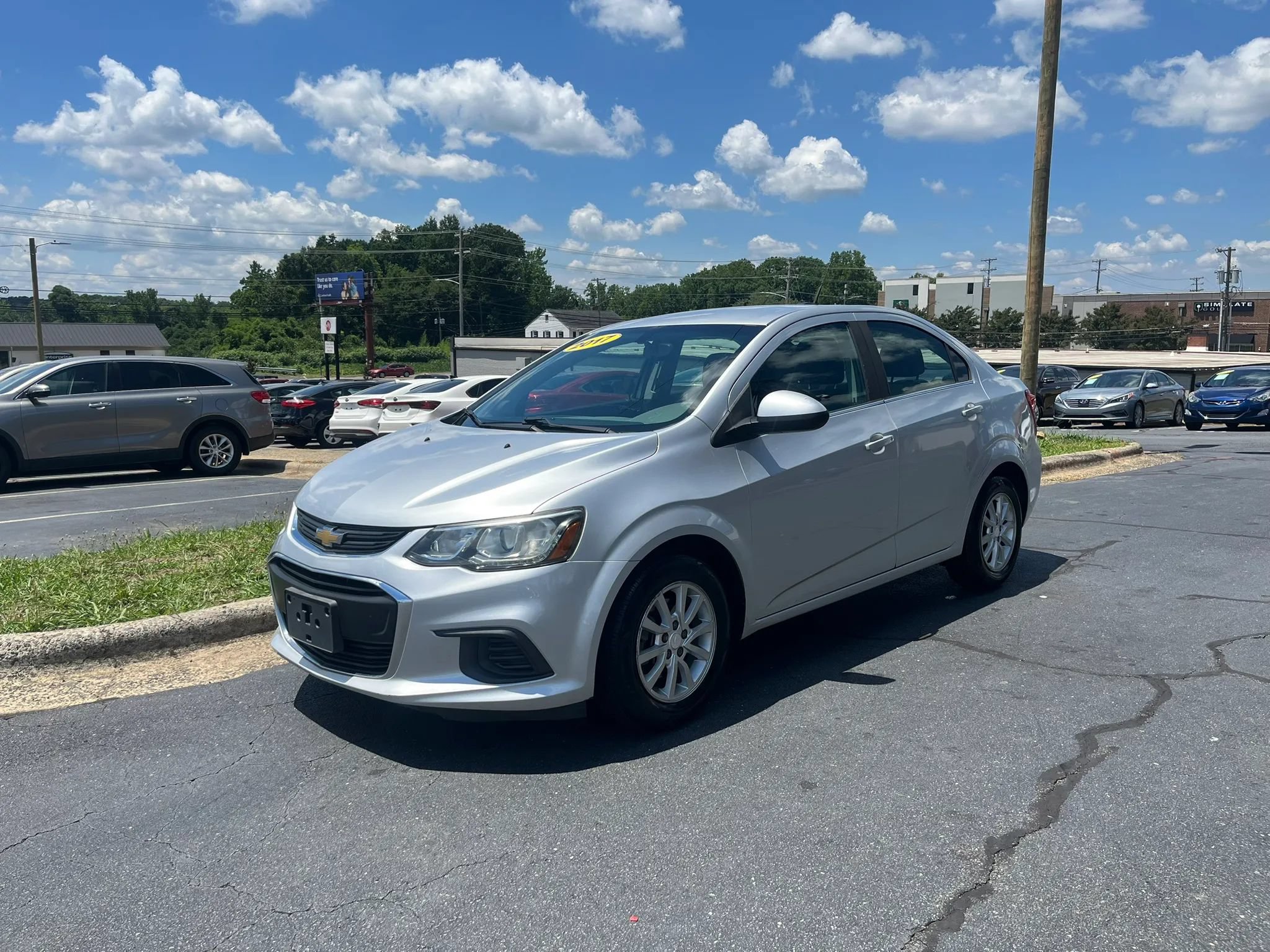 Used 2017 Chevrolet Sonic LT FWD image 3