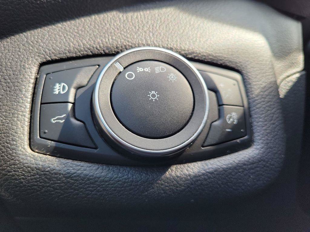 Used 2019 Ford Escape SE AWD/4WD image 10