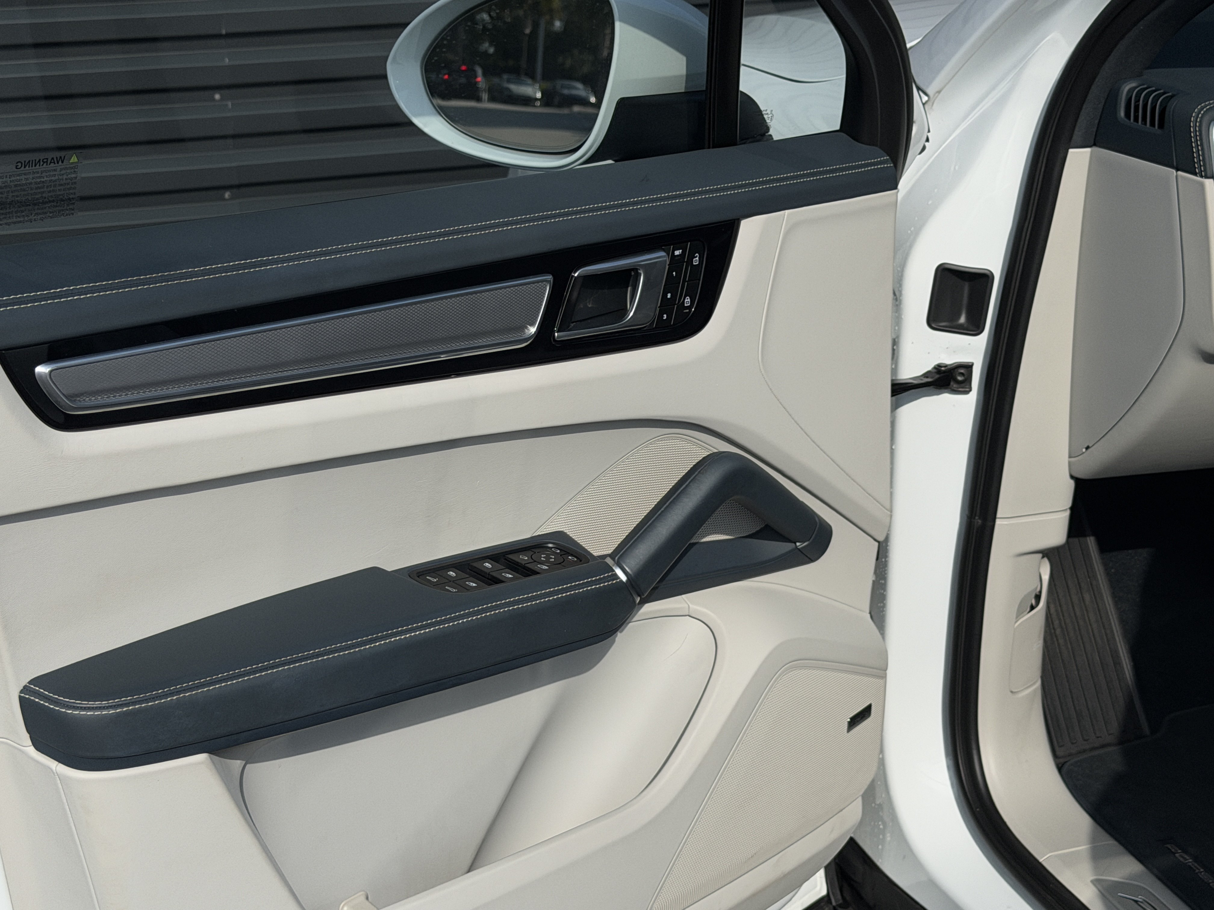 Certified 2023 Porsche Cayenne S Platinum AWD/4WD image 22