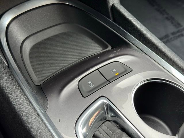 Used 2019 Chevrolet Malibu Hybrid image 16