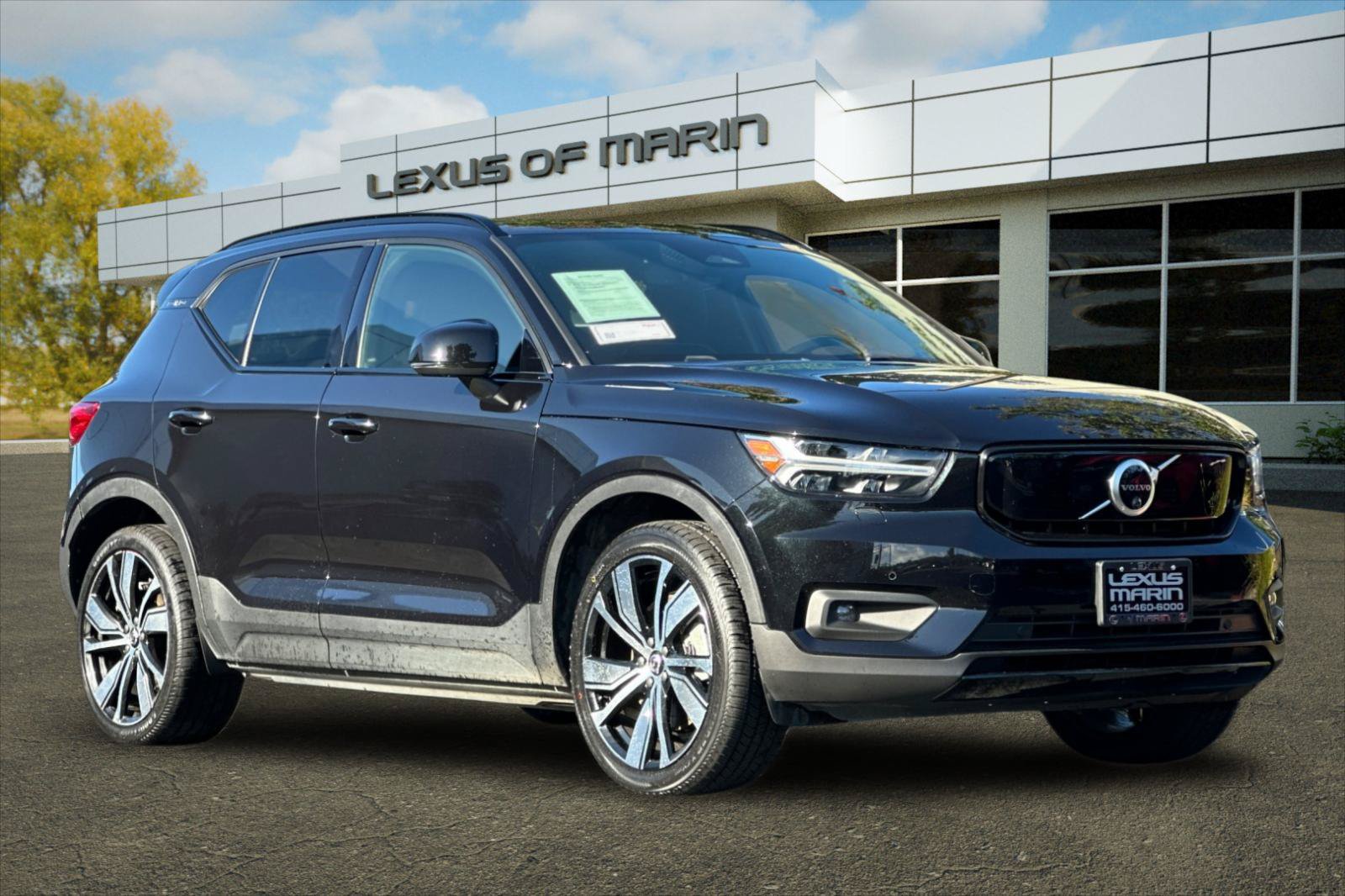 Used 2021 Volvo XC40 P8 Recharge w/ Advanced Package AWD/4WD image 6
