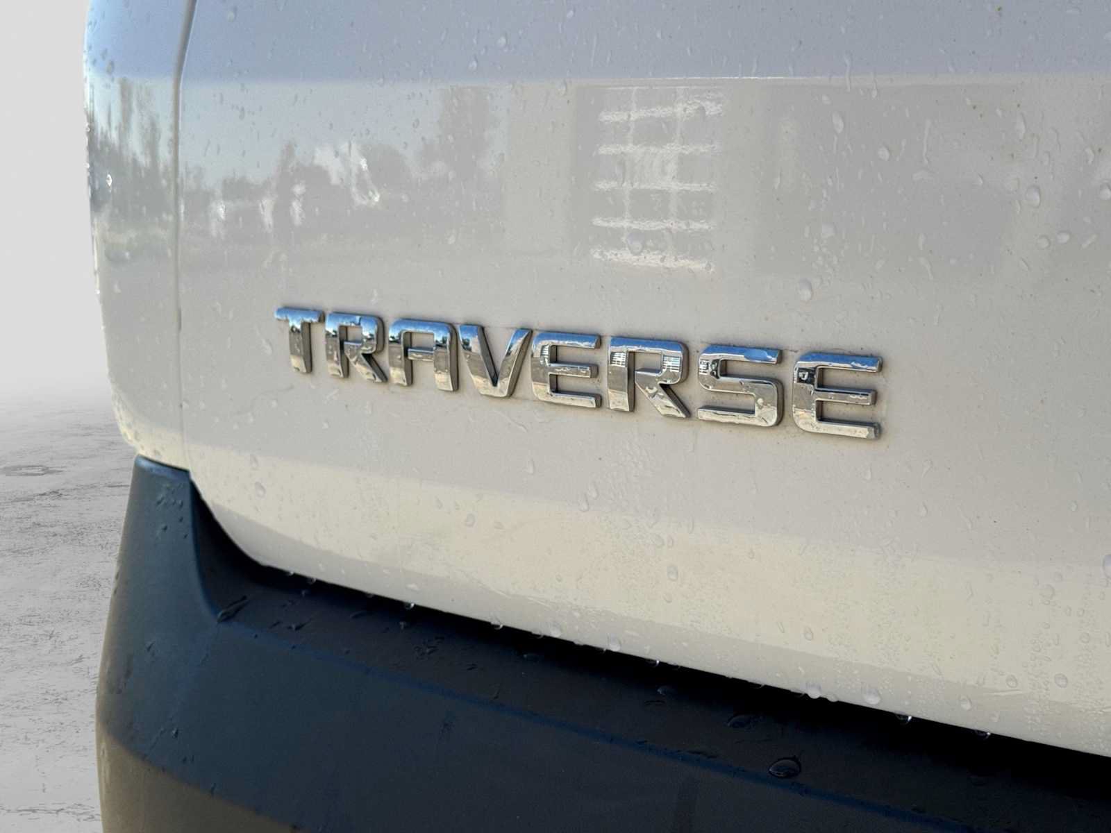 Used 2018 Chevrolet Traverse LS w/ LPO, Floor Liner Package FWD image 12
