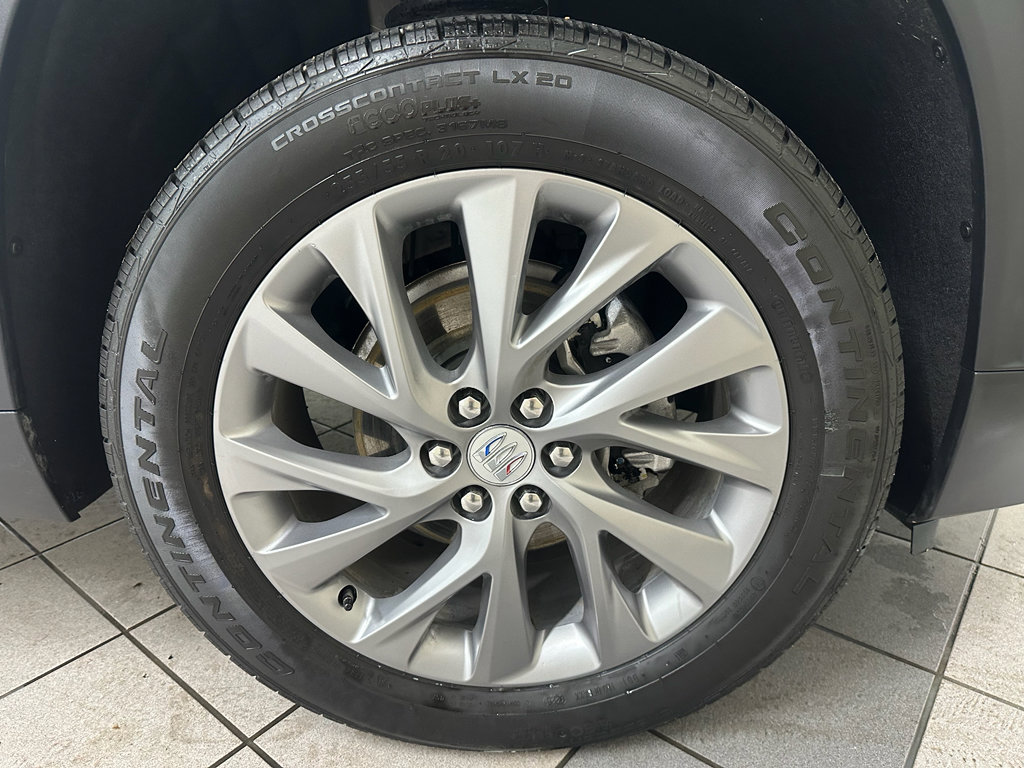 Certified 2025 Buick Enclave Preferred image 13