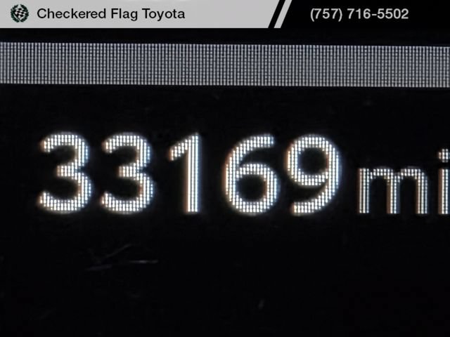 Used 2025 Toyota Camry XSE FWD image 12