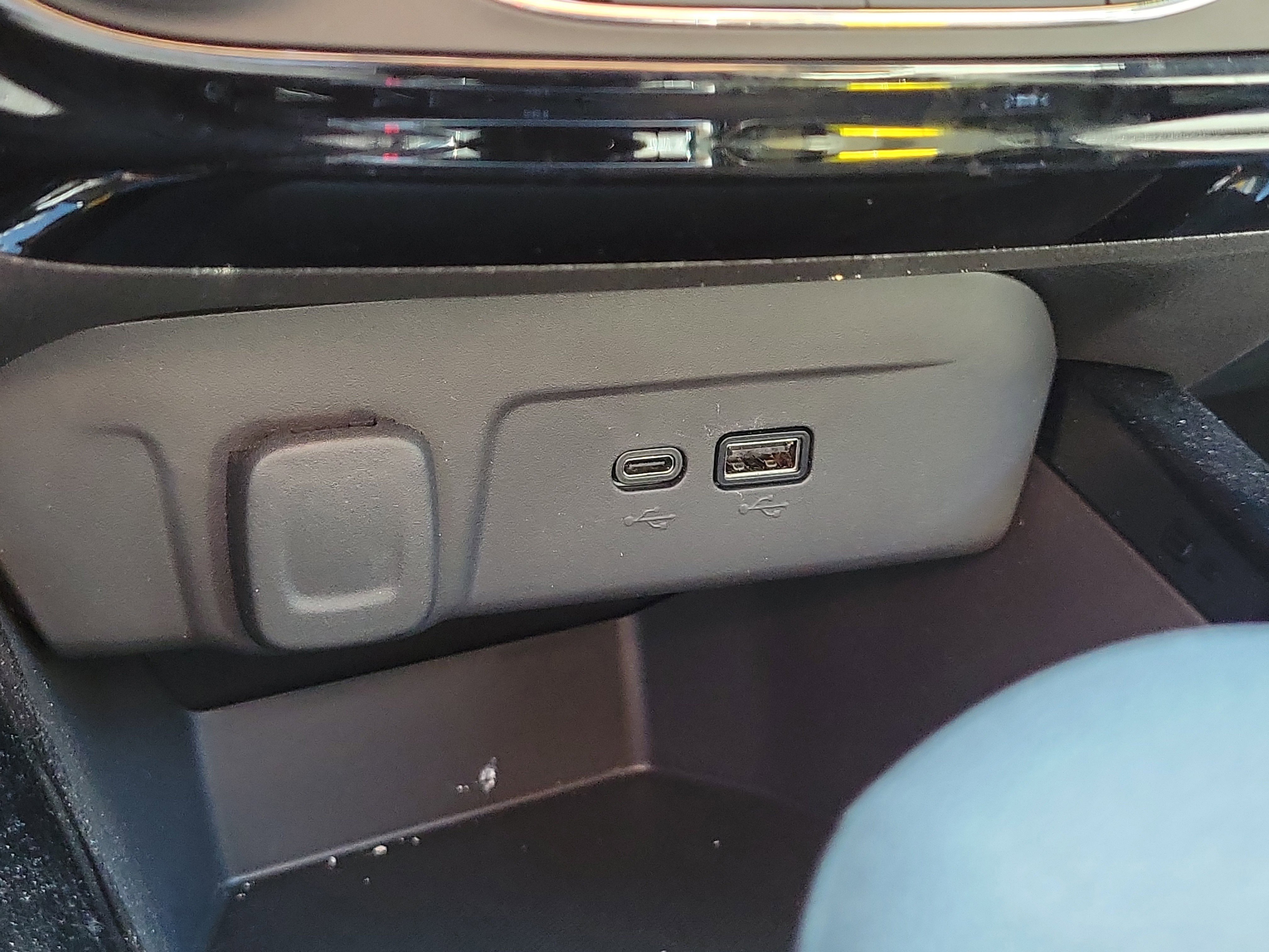 Used 2024 Chevrolet Trax LT w/ Driver Confidence Package FWD image 32