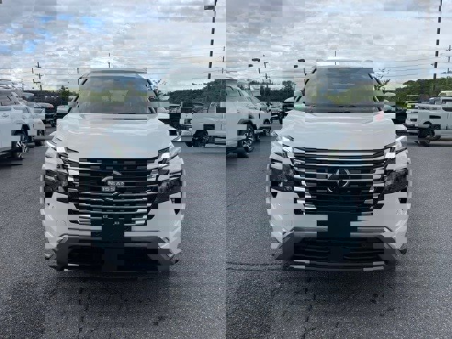 New 2025 Nissan Rogue SL w/ Tech Package image 3