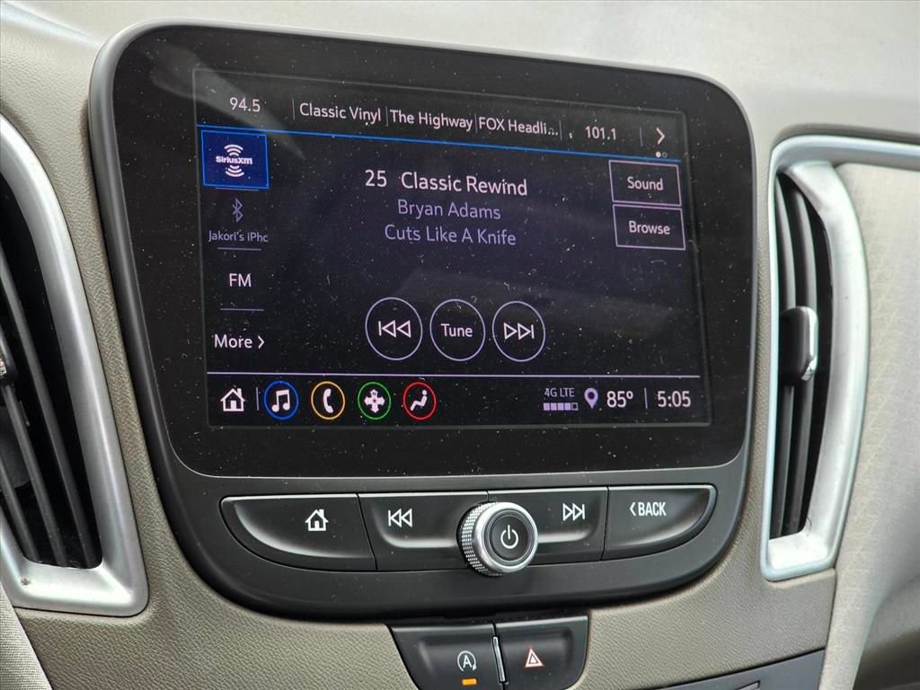 Used 2022 Chevrolet Malibu LT FWD image 4