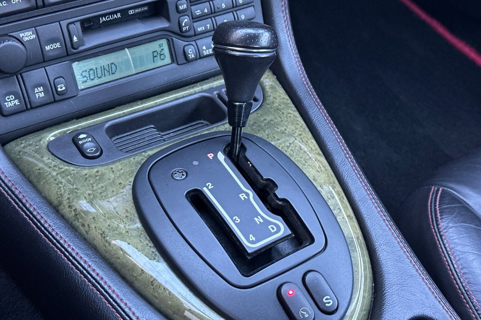 Used 2001 Jaguar XKR Convertible image 23