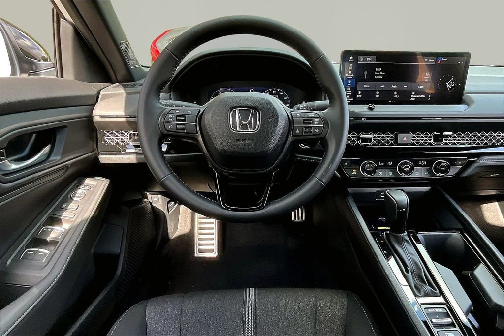 Used 2025 Honda Accord Sport image 9