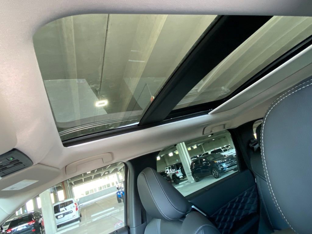 New 2023 Mitsubishi Outlander SEL image 8