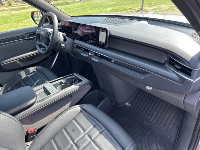 Certified 2026 Kia EV9 Land w/ Nightfall Edition Package image 27