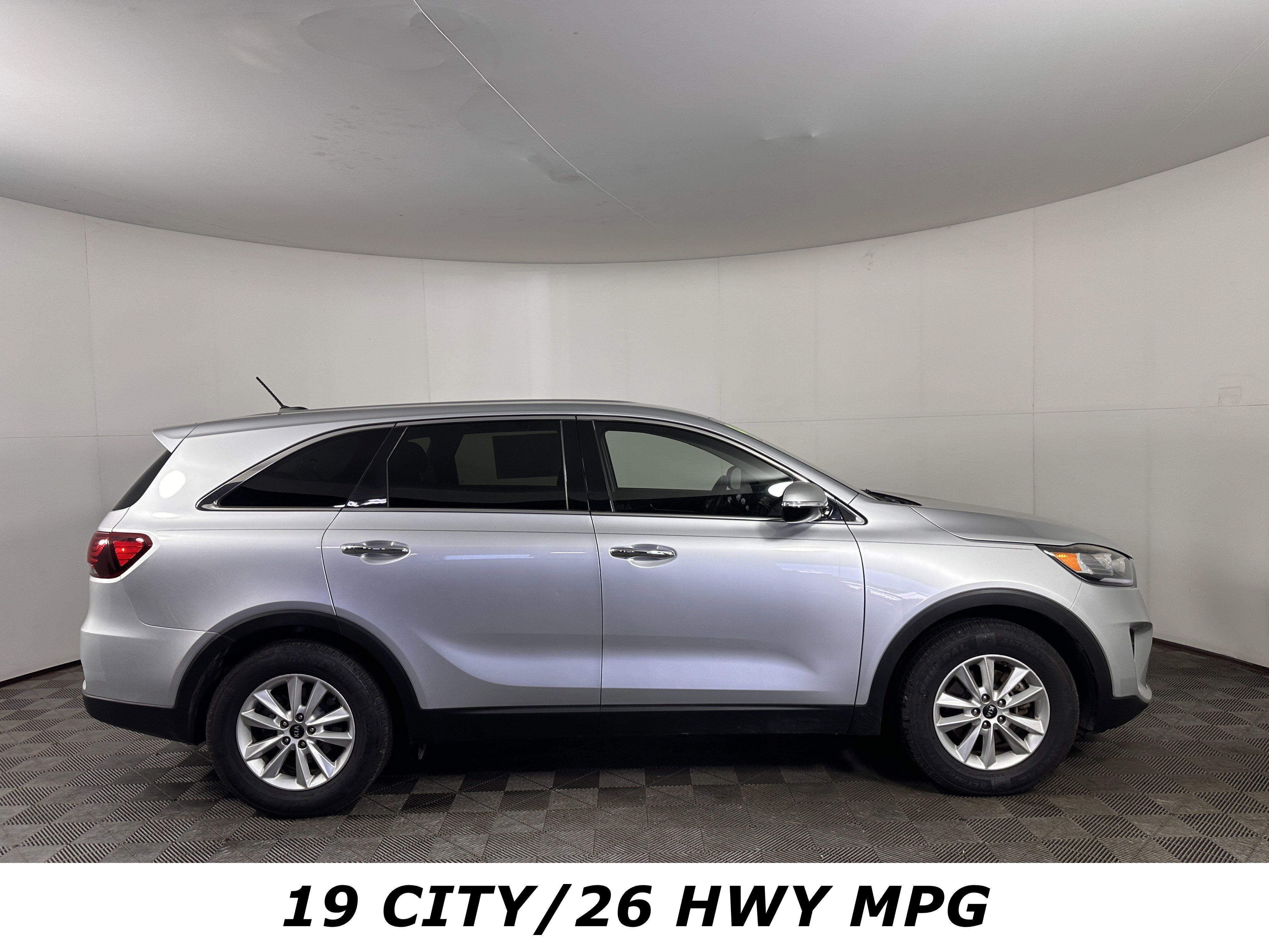 Used 2019 Kia Sorento LX image 7