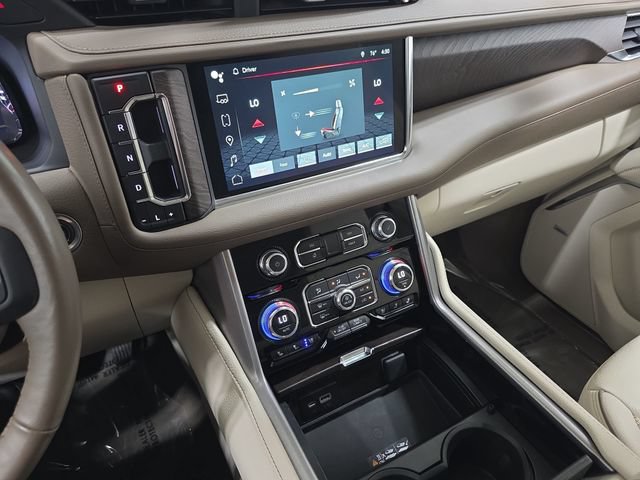 Used 2023 GMC Yukon XL Denali AWD/4WD image 16