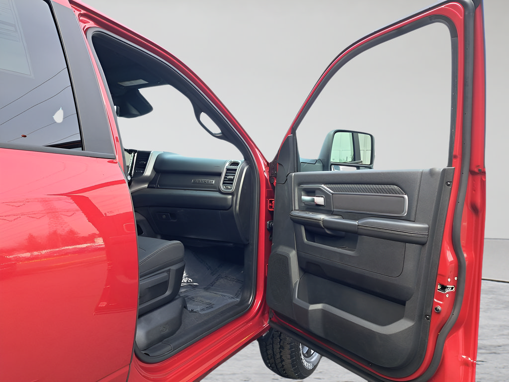 New 2026 RAM 3500 Big Horn AWD/4WD image 15