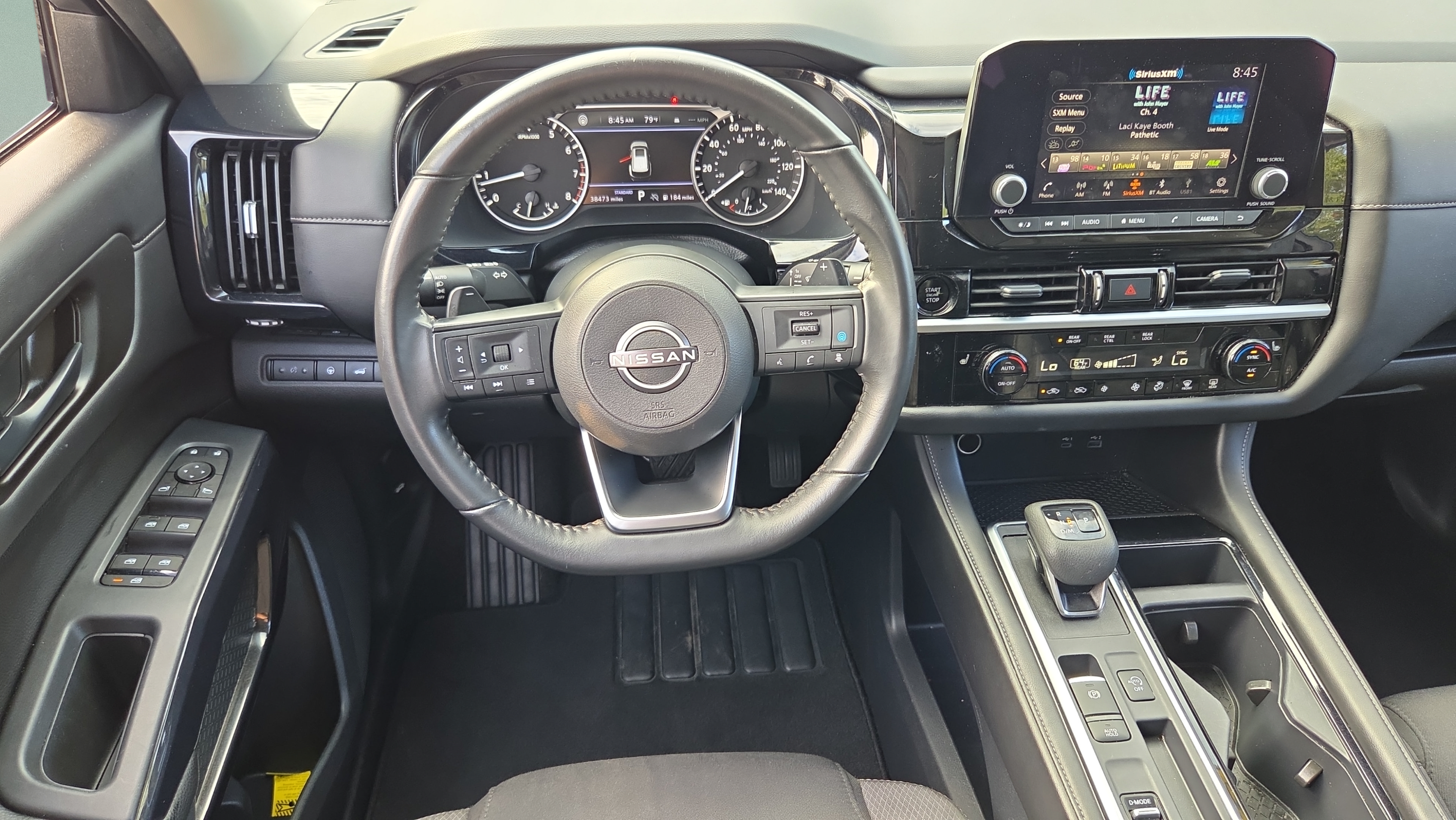 Used 2025 Nissan Pathfinder SV FWD image 11