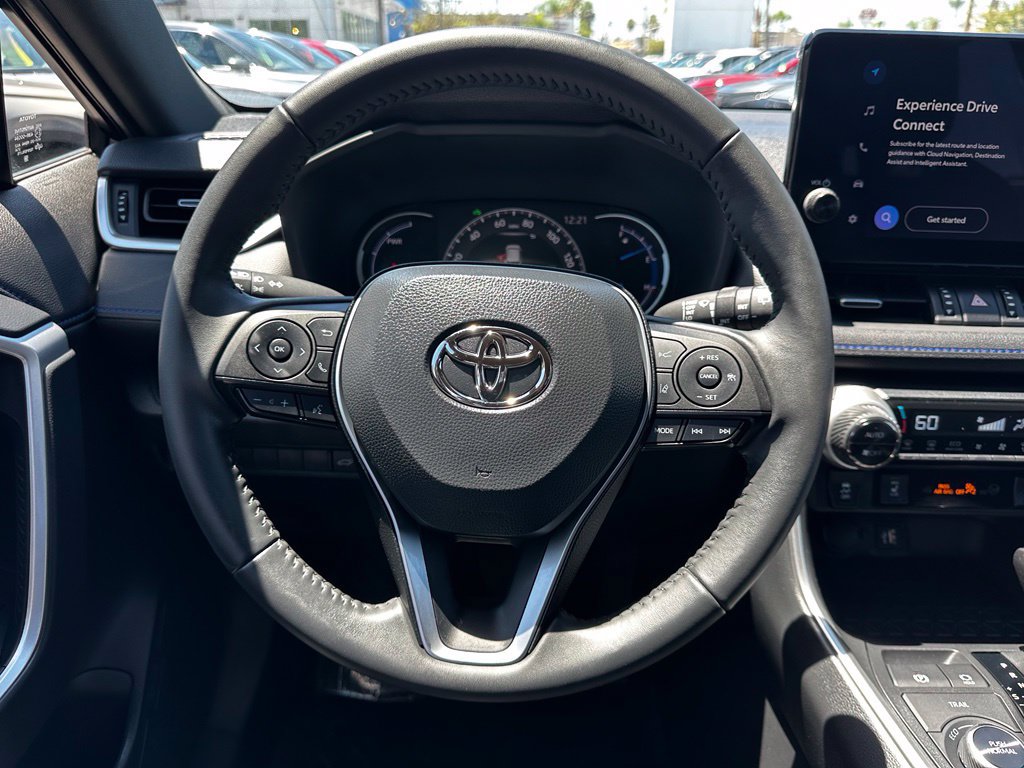 Used 2025 Toyota RAV4 XSE AWD/4WD image 20