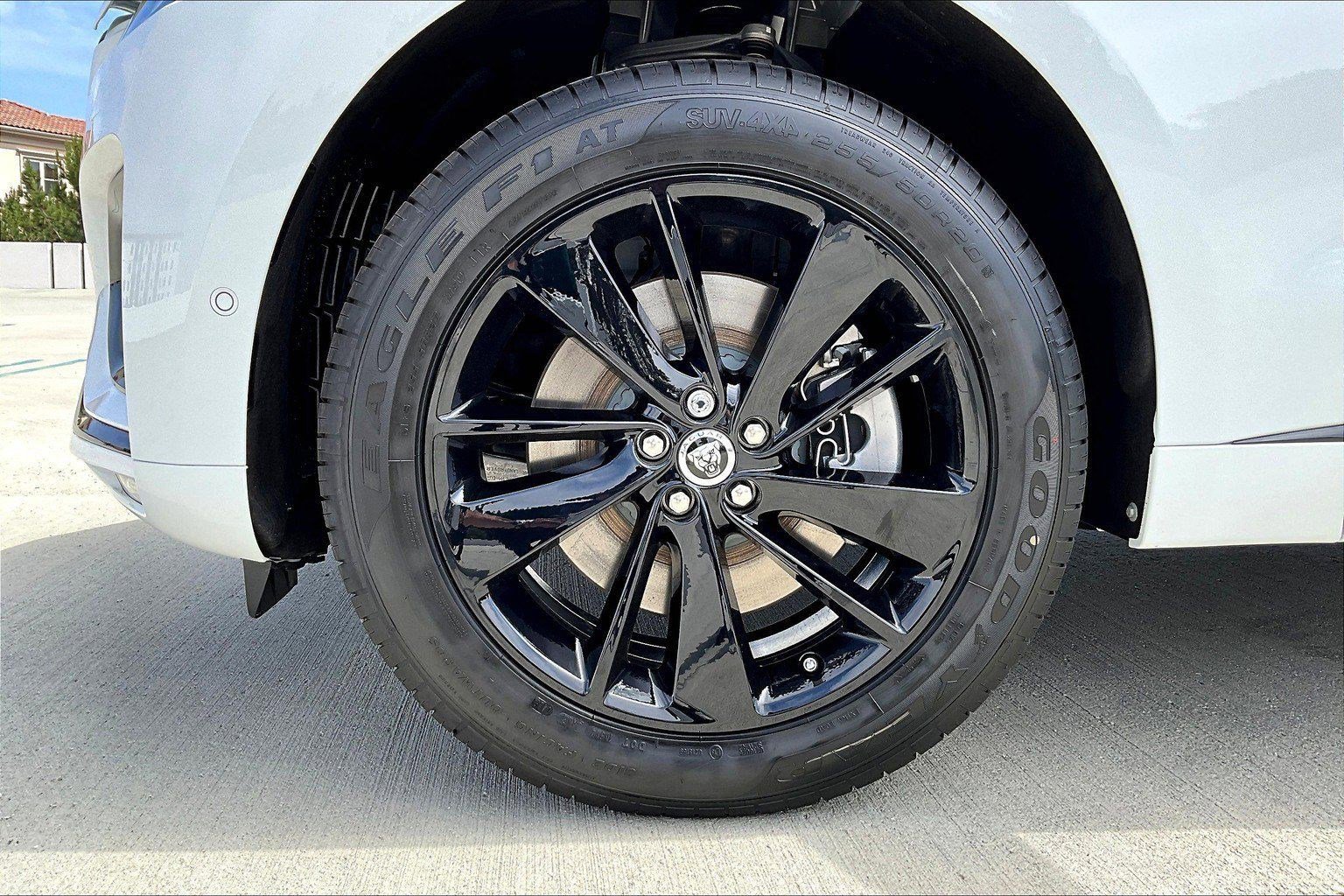 New 2026 Jaguar F-PACE R-Dynamic S image 6