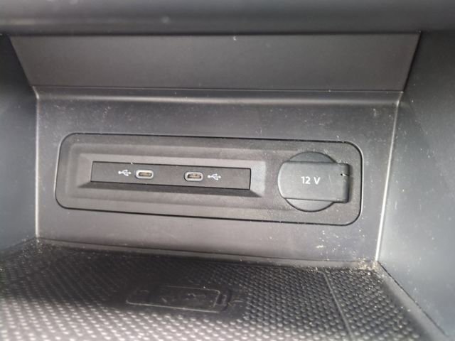 Used 2021 Volkswagen Atlas Cross Sport SE image 26