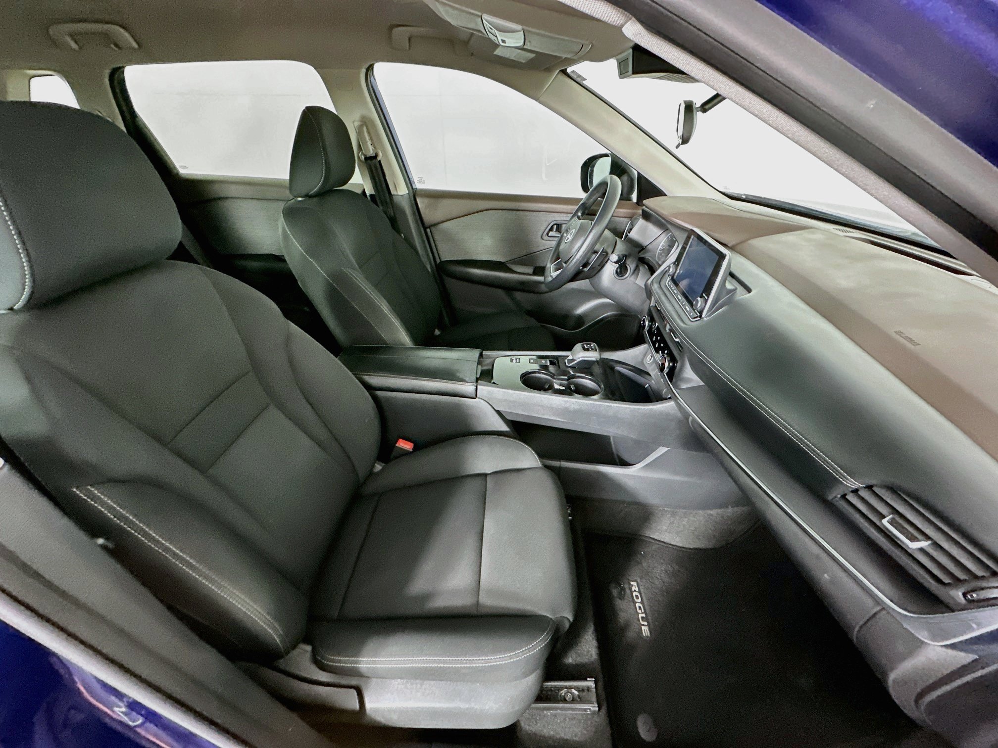 Used 2023 Nissan Rogue S FWD image 30