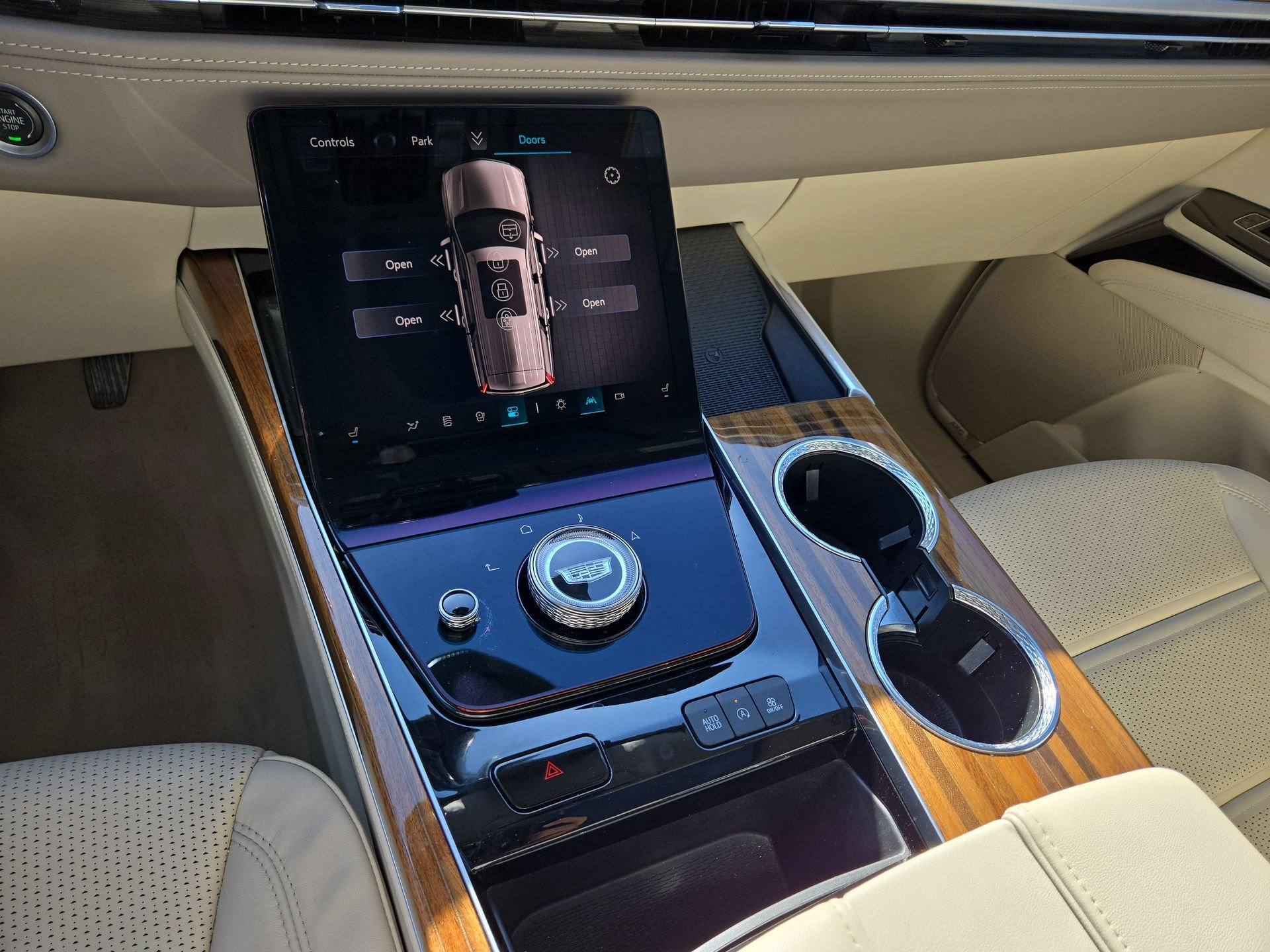 Certified 2025 Cadillac Escalade ESV Sport Platinum w/ LPO, Floor Liner Package AWD/4WD image 22