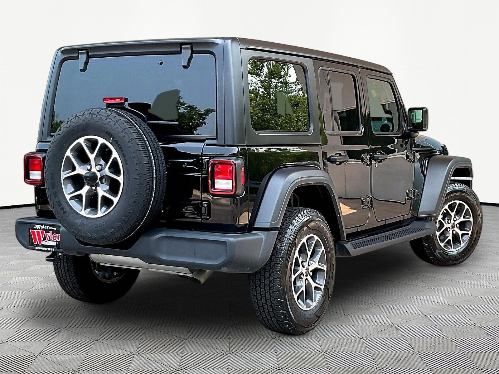 Used 2024 Jeep Wrangler Unlimited Sport AWD/4WD image 6