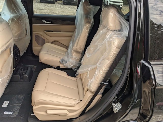 New 2025 Jeep Grand Cherokee L Limited image 11