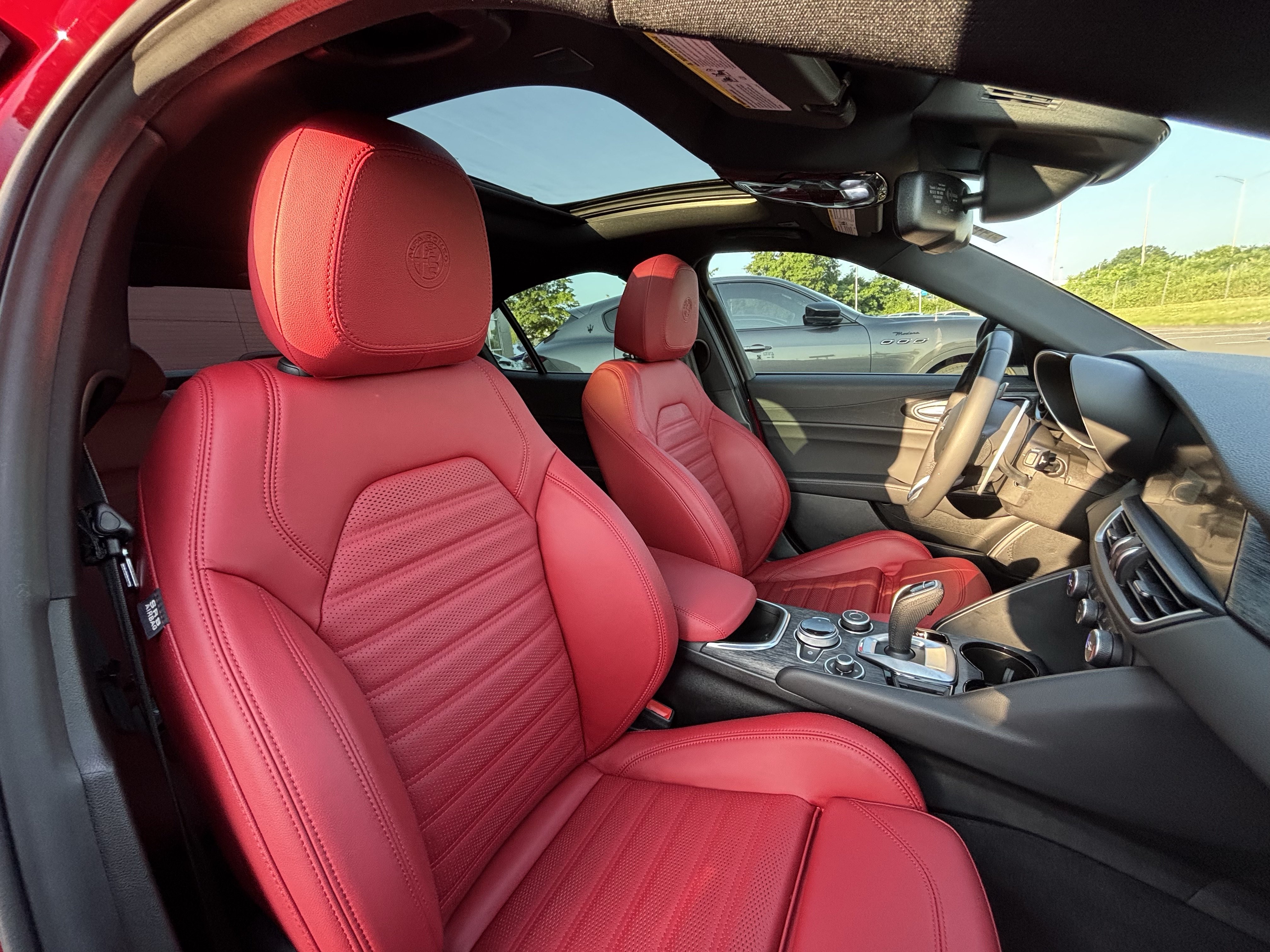 Certified 2024 Alfa Romeo Giulia Sprint RWD image 28