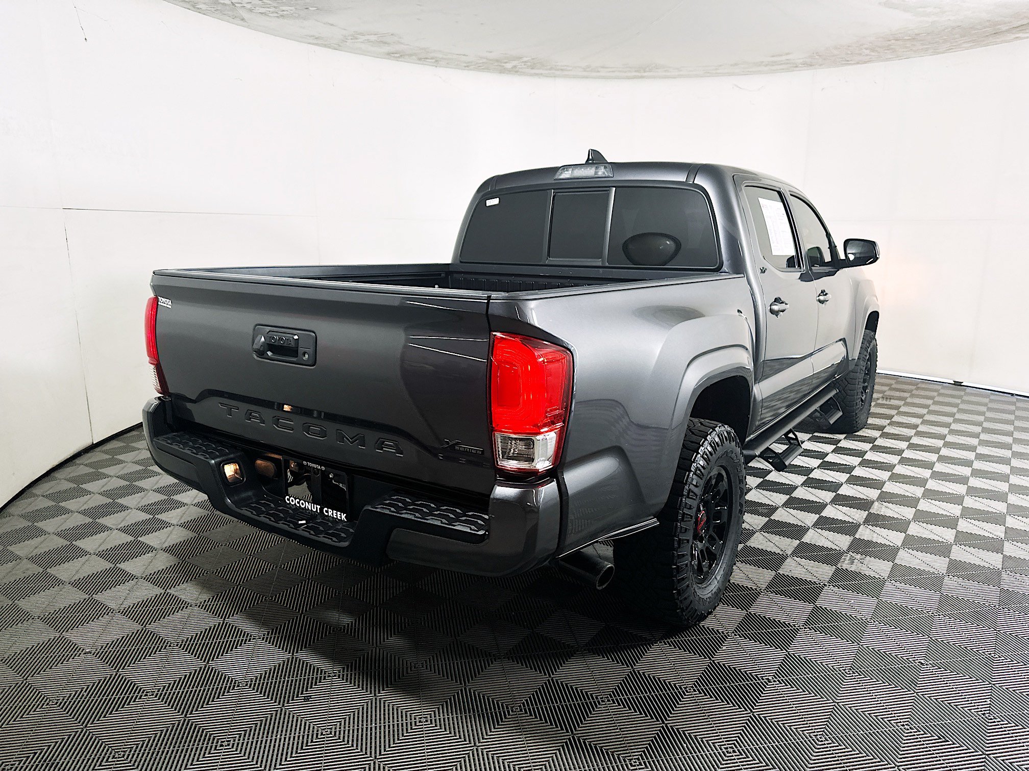 Used 2023 Toyota Tacoma SR w/ SR Convenience Package RWD image 3
