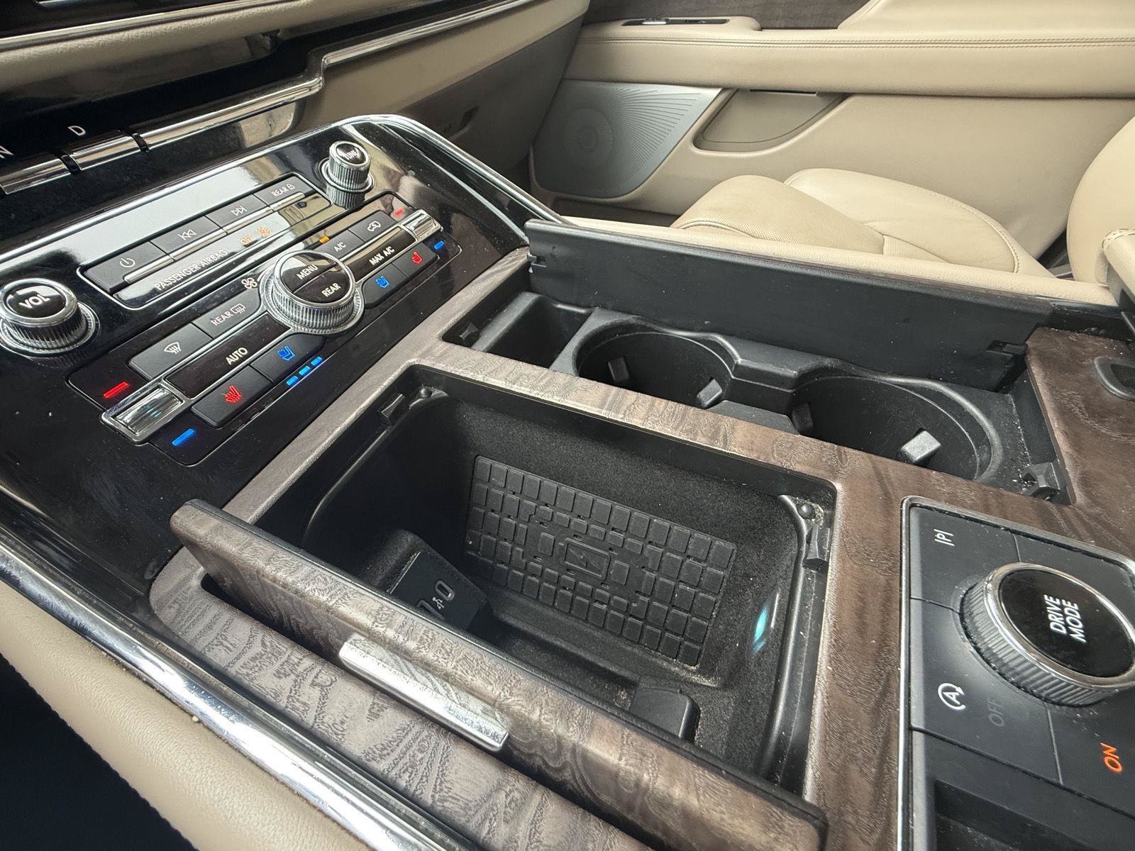 Used 2022 Lincoln Navigator L Reserve RWD image 8