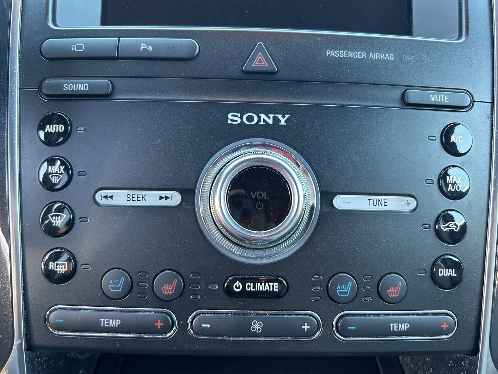 Used 2019 Ford Explorer Limited w/ Class III Trailer Tow Package FWD image 28